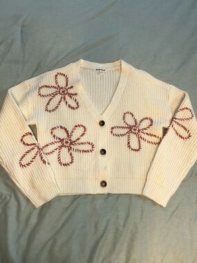 Derek Heart Cream Cropped Cardigan with Red Floral Stitching